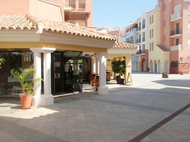 Shopping La Torre Golf Resort