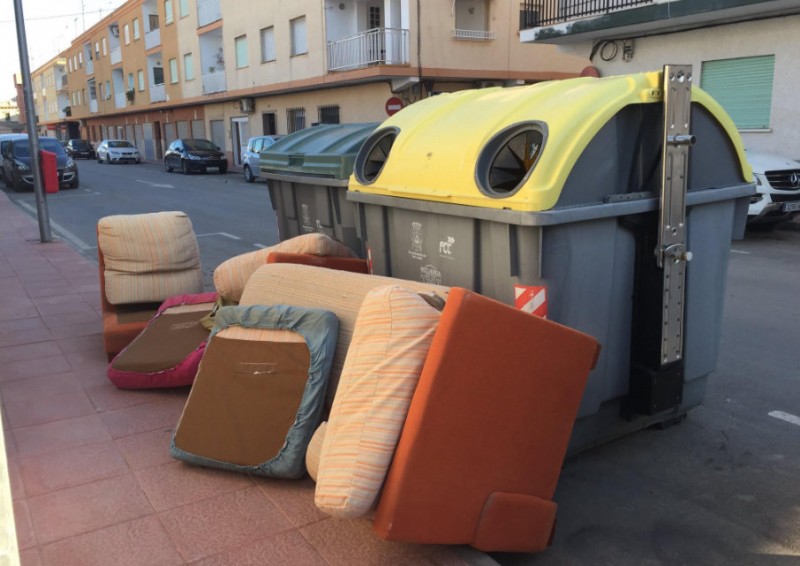 Free unwanted furniture collection service in San Javier