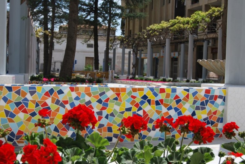 The Jardín de los Patos public square in Alhama de Murcia