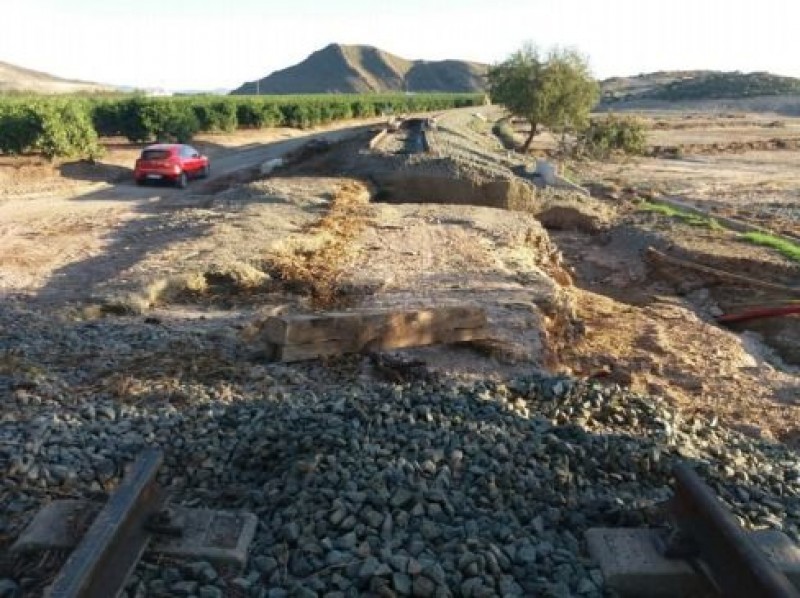 <span style='color:#780948'>ARCHIVED</span> - Lorca-Águilas trains running again after gota fría storm damage