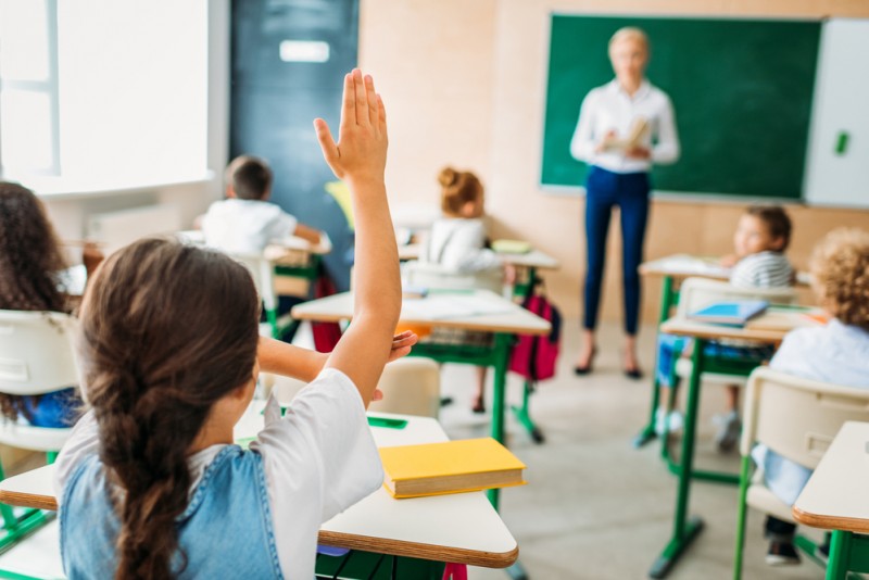 <span style='color:#780948'>ARCHIVED</span> - Controversial education law criticized for undermining the Spanish language in regions with their own language