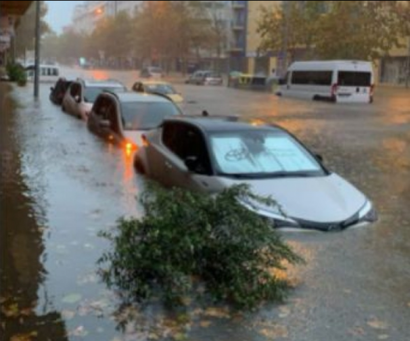 What to do if your car is caught in a flood in Spain