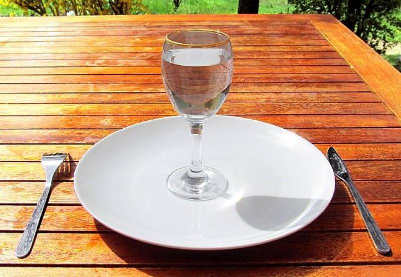 <span style='color:#780948'>ARCHIVED</span> - Bars in Spain warned of hefty fine for not offering free tap water