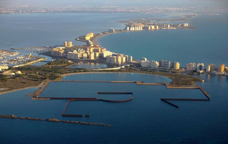 <span style='color:#780948'>ARCHIVED</span> - The failed Puerto Mayor project in La Manga will finally be removed by 2024