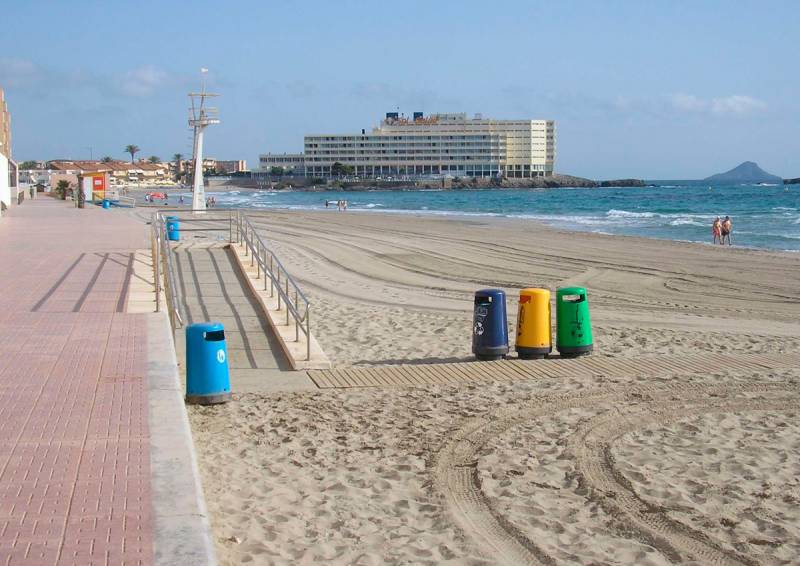 <span style='color:#780948'>ARCHIVED</span> - Decomposed body of a woman washes up on beach in Cartagena