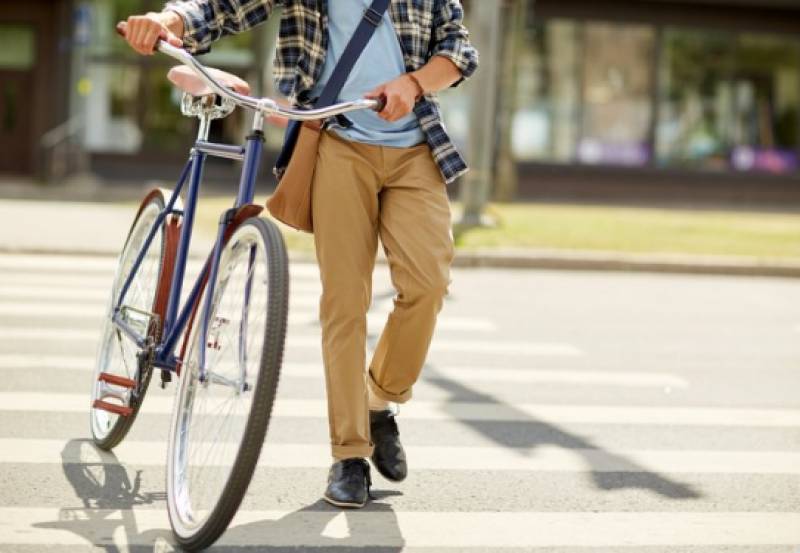 <span style='color:#780948'>ARCHIVED</span> - Black and white: DGT fines for cyclists and scooters at zebra crossings