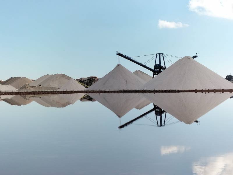 Record summer heat boosts salt harvest of main Spanish producer in Torrevieja