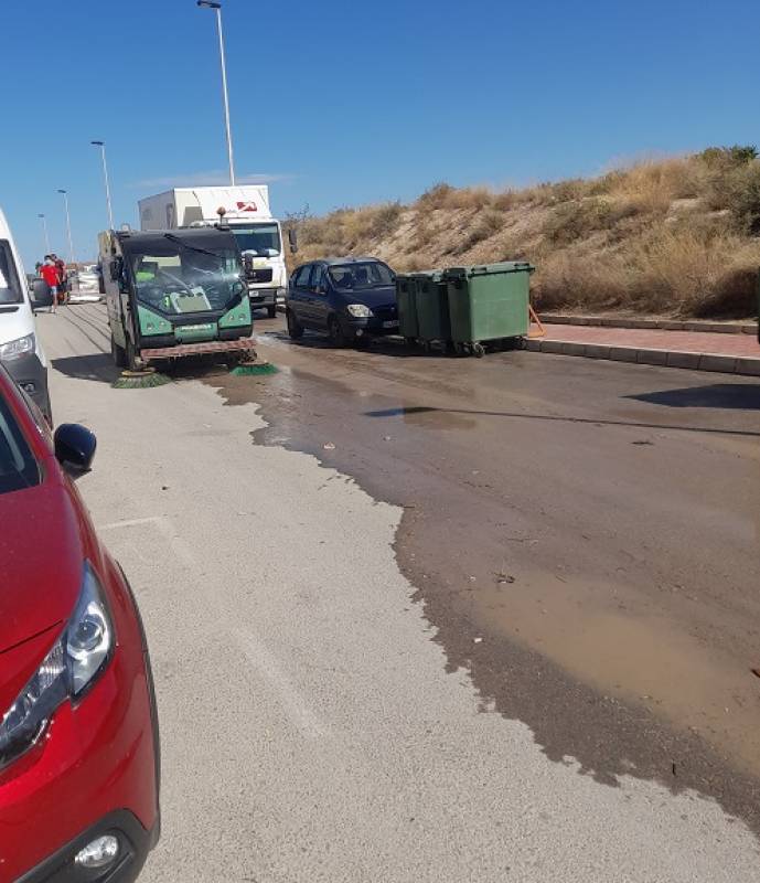 <span style='color:#780948'>ARCHIVED</span> - Mazarron Council carries out cleaning work in Camposol before the forecast rain