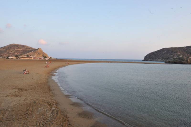 <span style='color:#780948'>ARCHIVED</span> - Pensioner rescued on Playa de la Isla beach, Mazarron after nearly drowning