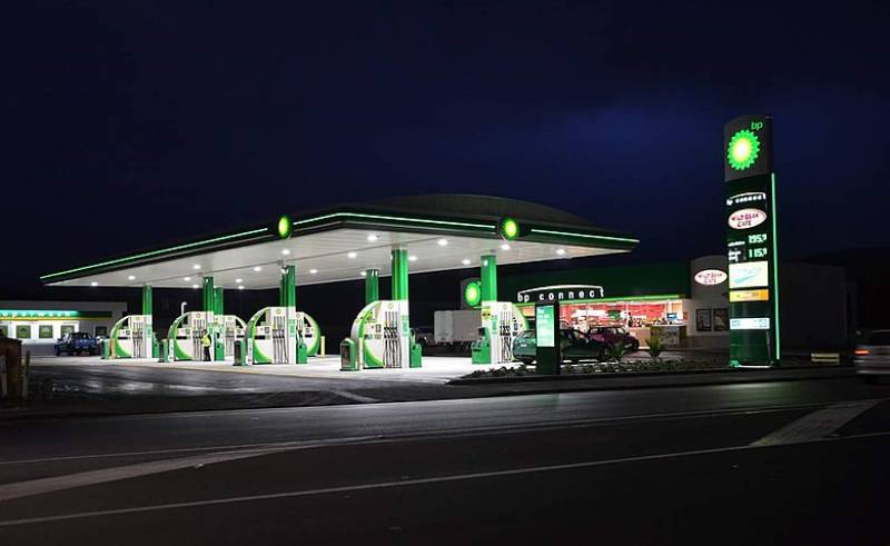 British petrol station giant BP considers pulling out of Spain