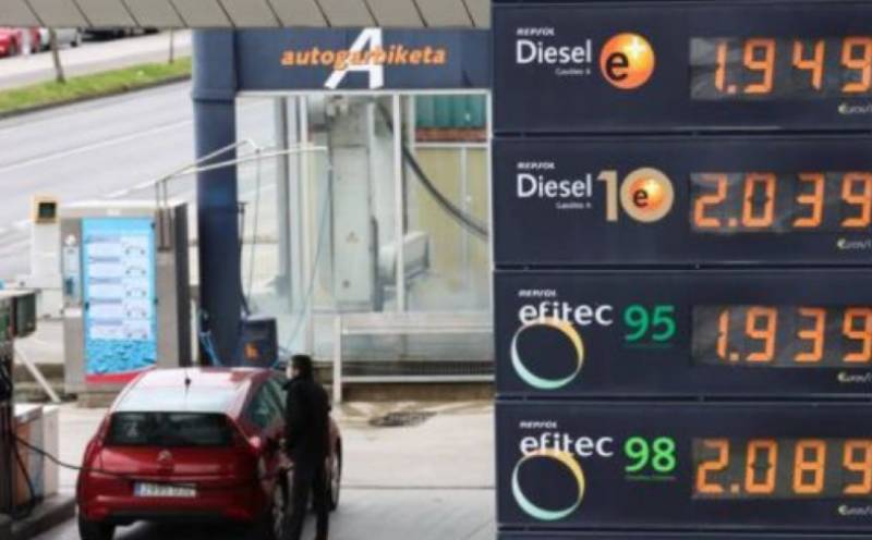 Spanish petrol stations ask to scrap fuel discount in favour of tax cut
