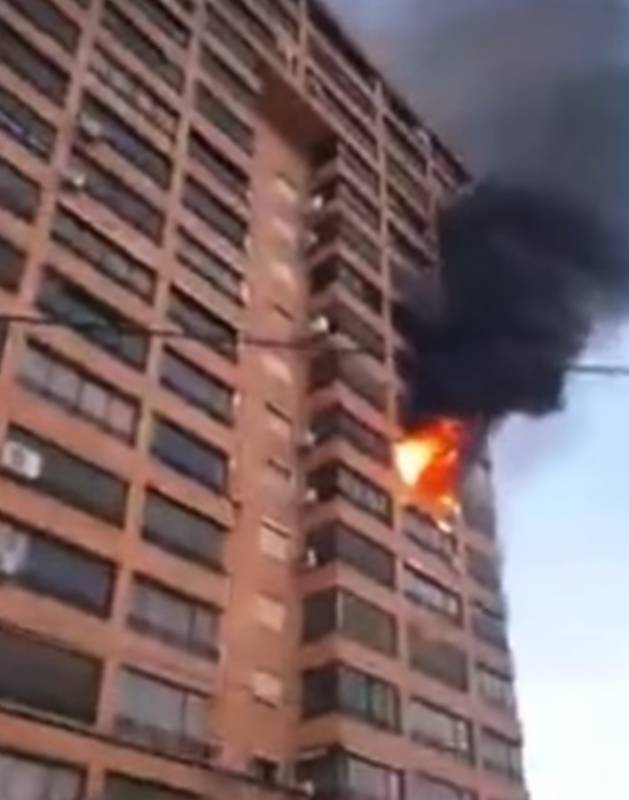 One injured and dog dies in spectacular blaze at 19-storey block of flats in Benidorm