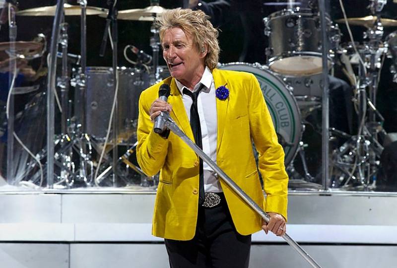 Rock legend Rod Stewart takes to the stage in Murcia in 2023