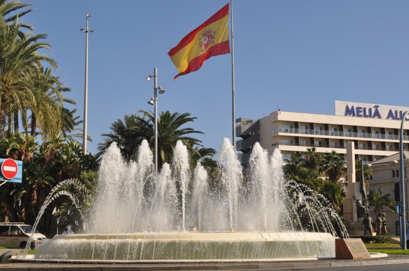 Plaza Puerta del Mar in Alicante City