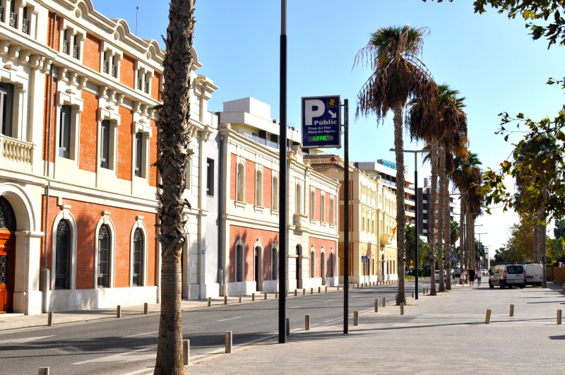 Parking Plaza del Puerto in Alicante City (2.0 metre height restriction)