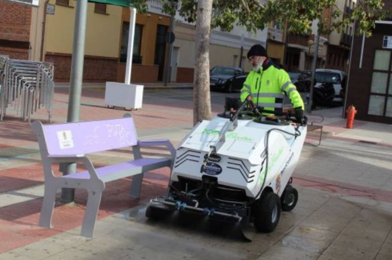 <span style='color:#780948'>ARCHIVED</span> - New lean, green street cleaning machines for Jumilla