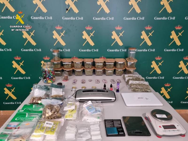 <span style='color:#780948'>ARCHIVED</span> - Brit one of four arrested in Torrevieja cannabis clubs raids