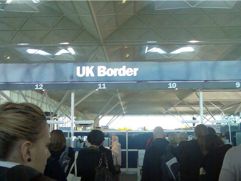 <span style='color:#780948'>ARCHIVED</span> - Passengers told to expect delays as UK Border Force staff strike in April