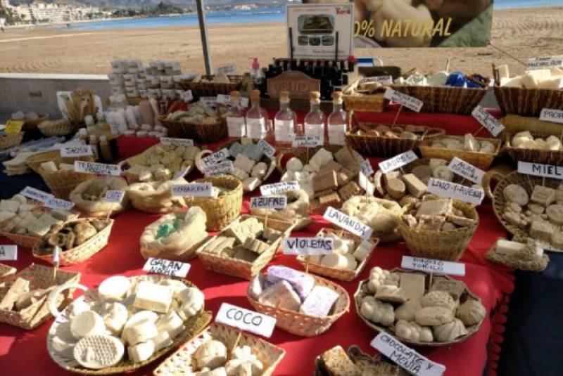 November 18 Monthly arts and crafts market in Puerto de Mazarron
