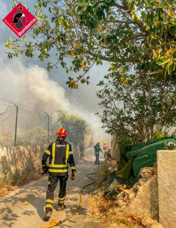 Massive fire consumes Benidorm just metres away from tourist hotels