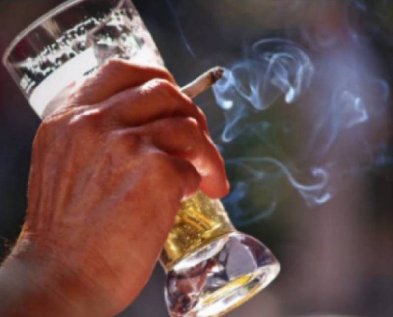 Smoking ban could be lifted shortly on Alicante and Balearic Islands bar terraces