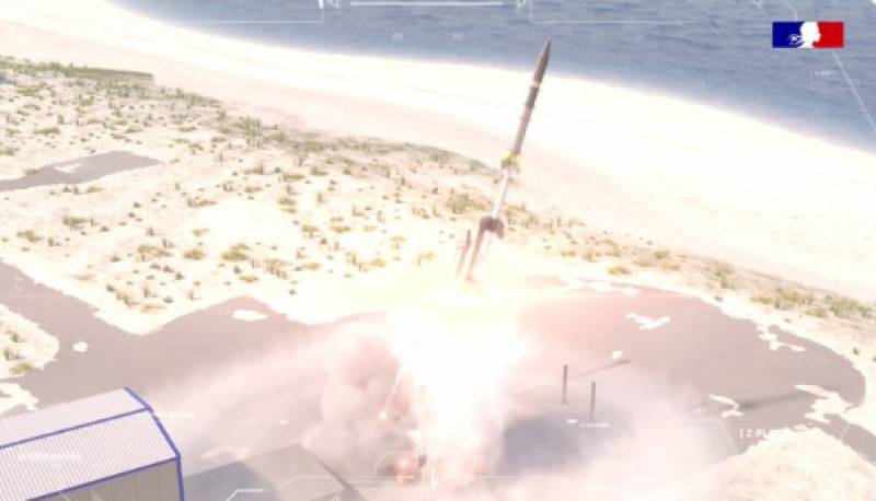 Suspected UFO streaks spooky lights across Spain and France