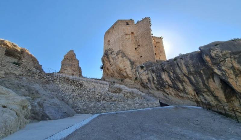 July 21 Guided walk to the castle of Mula