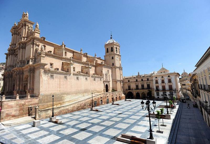 July weekday guided tours of the Colegiata de San Patricio church in Lorca and surrounding buildings