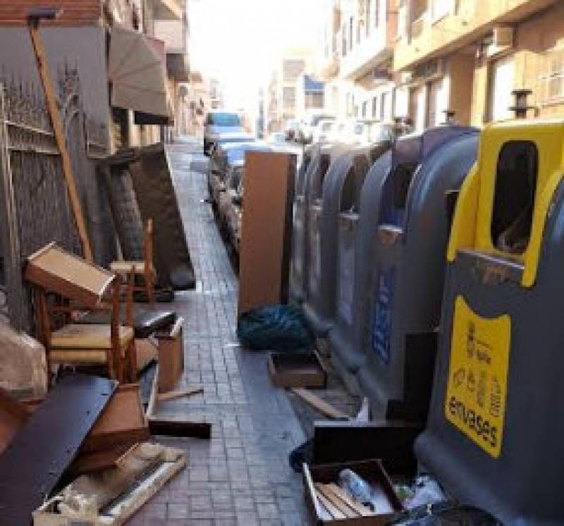 Aguilas Town Hall reminds residents of bulky unwanted furniture collection service
