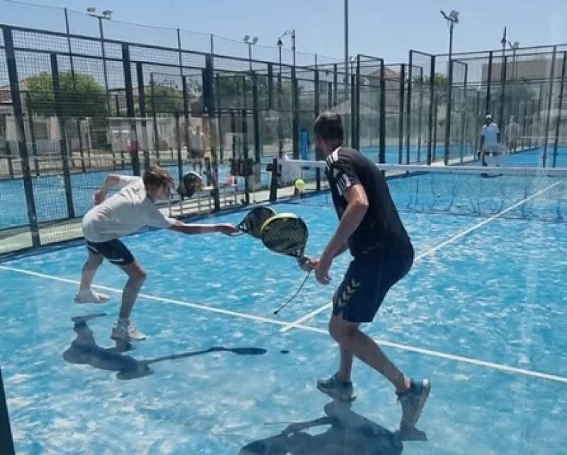 UK Padel magazine editor visits Club MMGR