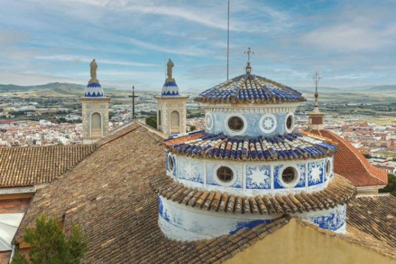 November 18 Sunset tour at the castle of Yecla followed by a tasting of the local D.O. wines