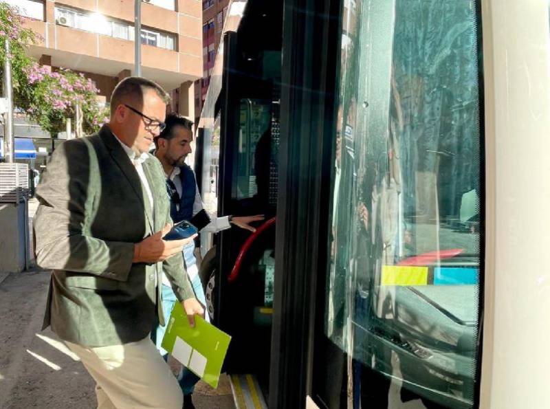 Contactless card and mobile payments now available on Lorca buses