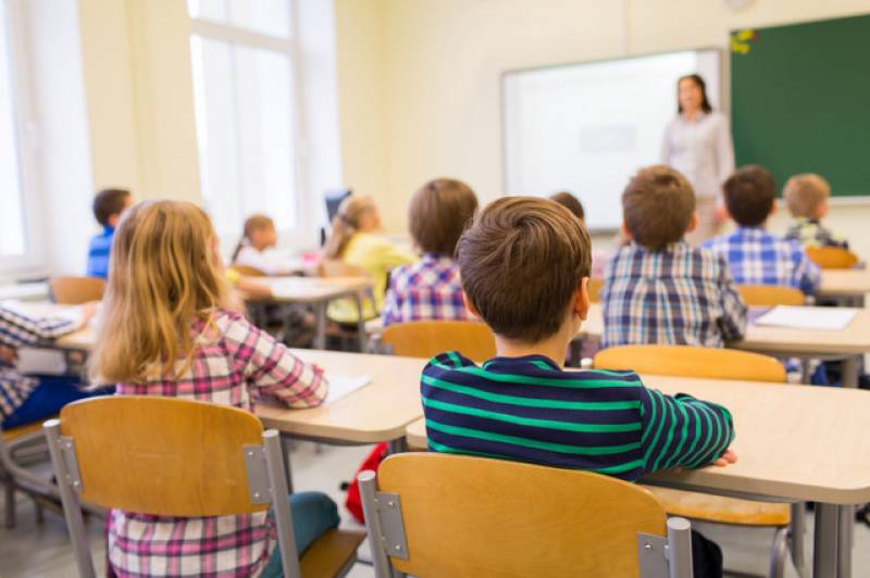 Madrid schools to stop teaching subjects in English
