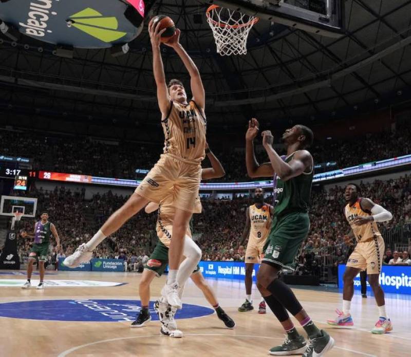Murcia basketball team reaches league final in record achievement