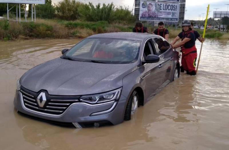 VIDEOS: Another day of flooding and drama in Murcia as rain begins to ease