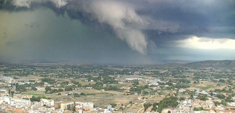 VIDEOS: Another day of flooding and drama in Murcia as rain begins to ease