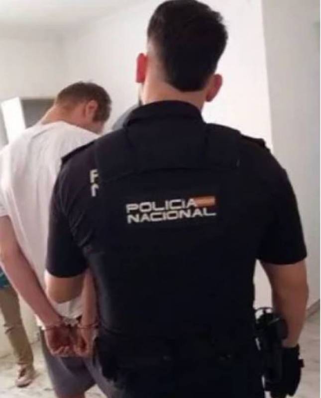 English teacher arrested in Cadiz for filming students and own children naked