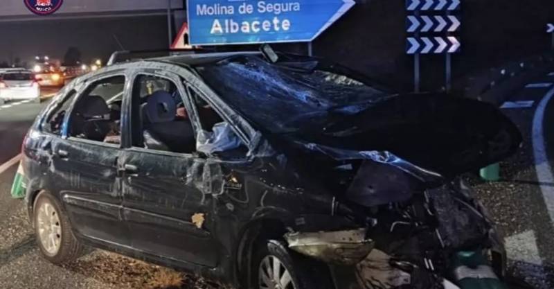 Seven injured in car crash on the A-7 in Murcia