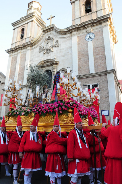 Murcia Semana Santa: Coloraos stain Murcia red with the blood of Christ
