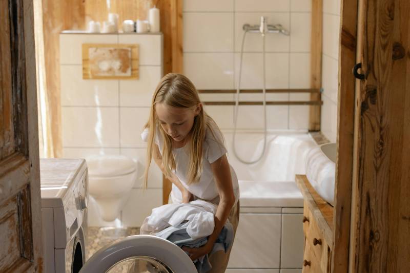 Young girl rescued after getting stuck in washing machine in Andalucia