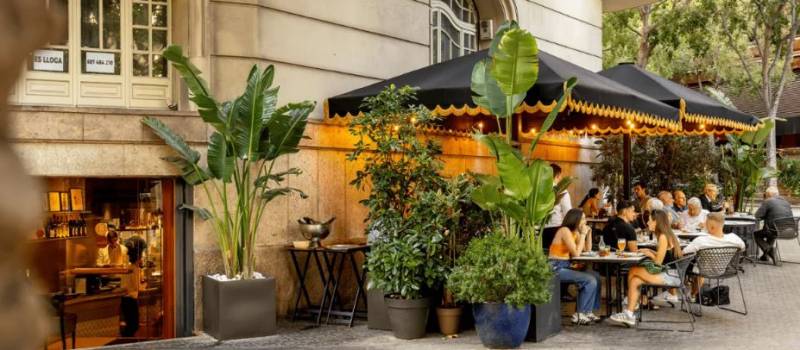 Major Spanish city bans organised pub crawls