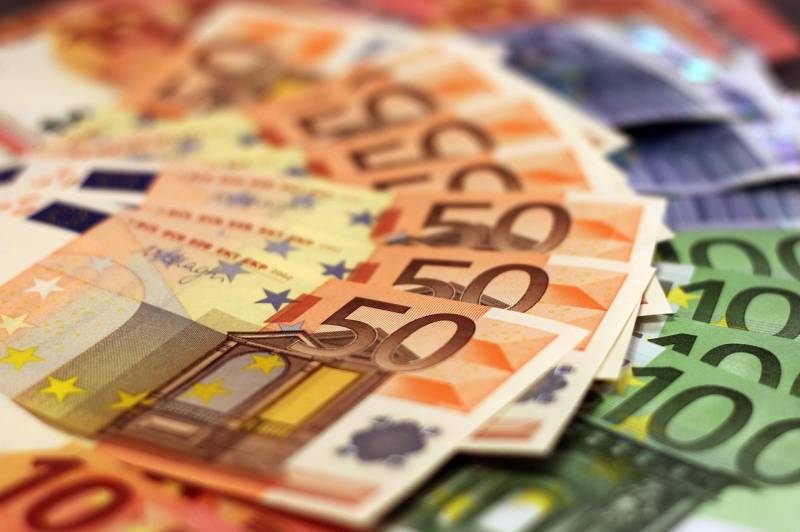 Raining euros in San Javier as locals scramble for unexpected windfall