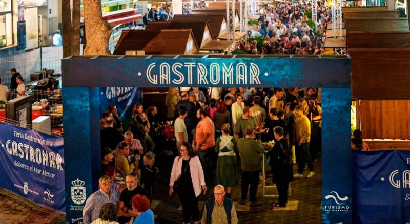 October 4 to 25 Annual fiestas in Los Alcázares