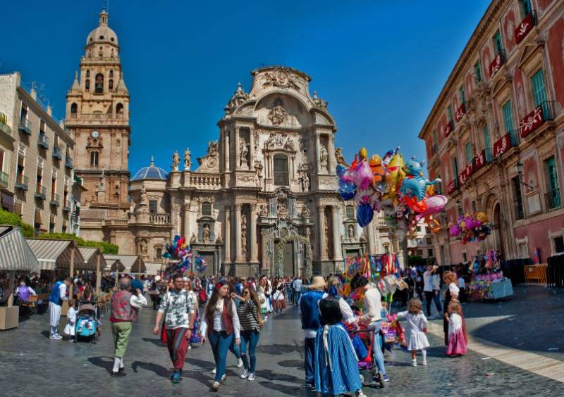 <span class="title"><a href="https://m.murciatoday.com/murcia-breaks-records-in-its-best-year-yet-for-tourism_1000255205-a.html">Murcia breaks records in its best year yet for tourism</a></span><span class="content">Murcia city welcomed more visitors than ever, filled more hotel rooms and saw record overnight stays boost revenue..</span>