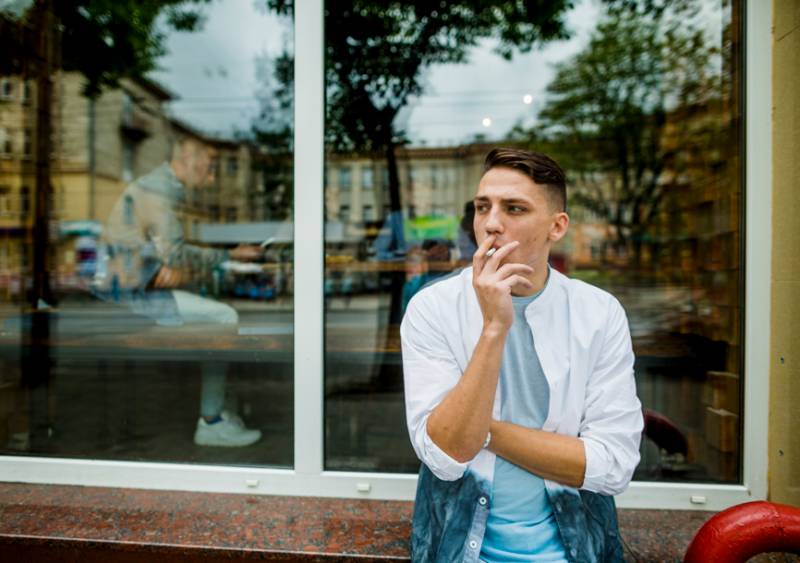 Spain's terrace smoking ban shelved by snap election
