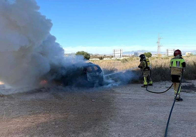Dead body found in burned-out car on Camposol