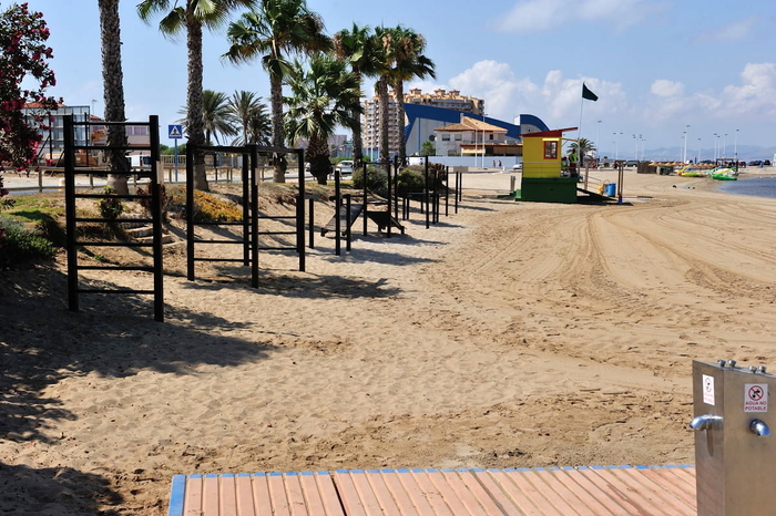 Playa Mistral, a no smoking beach in San Javier at the northern end of La Manga del Mar Menor