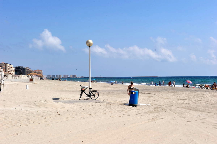 Playa El Arenal, almost two kilometres of sandy Mediterranean beach in the San Javier section of La Manga