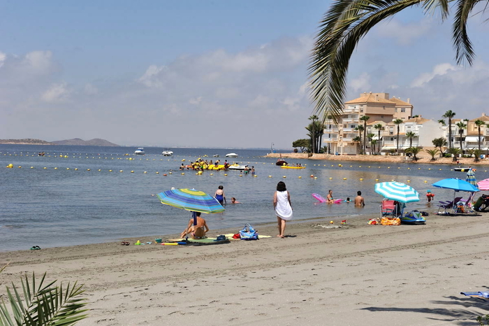 Playa El Pedruchillo, a popular Mar Menor beach in the San Javier section of La Manga