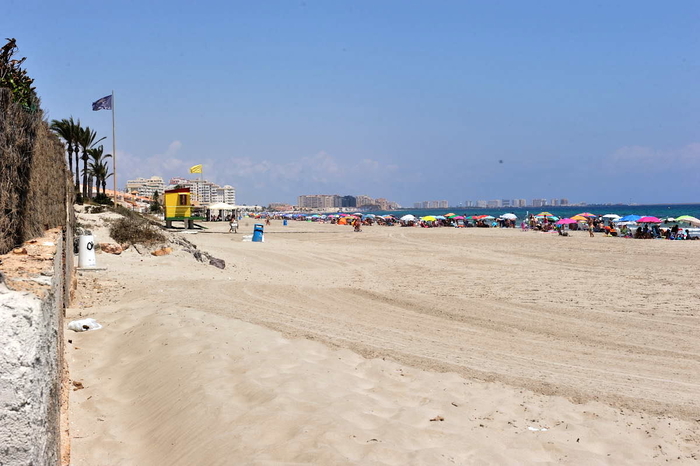 Playa El Pedrucho, a popular Mediterranean beach in the San Javier section of La Manga